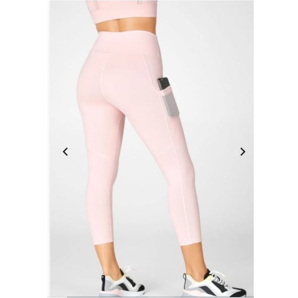 Fabletics Powerhold On the Go High Waisted Capri